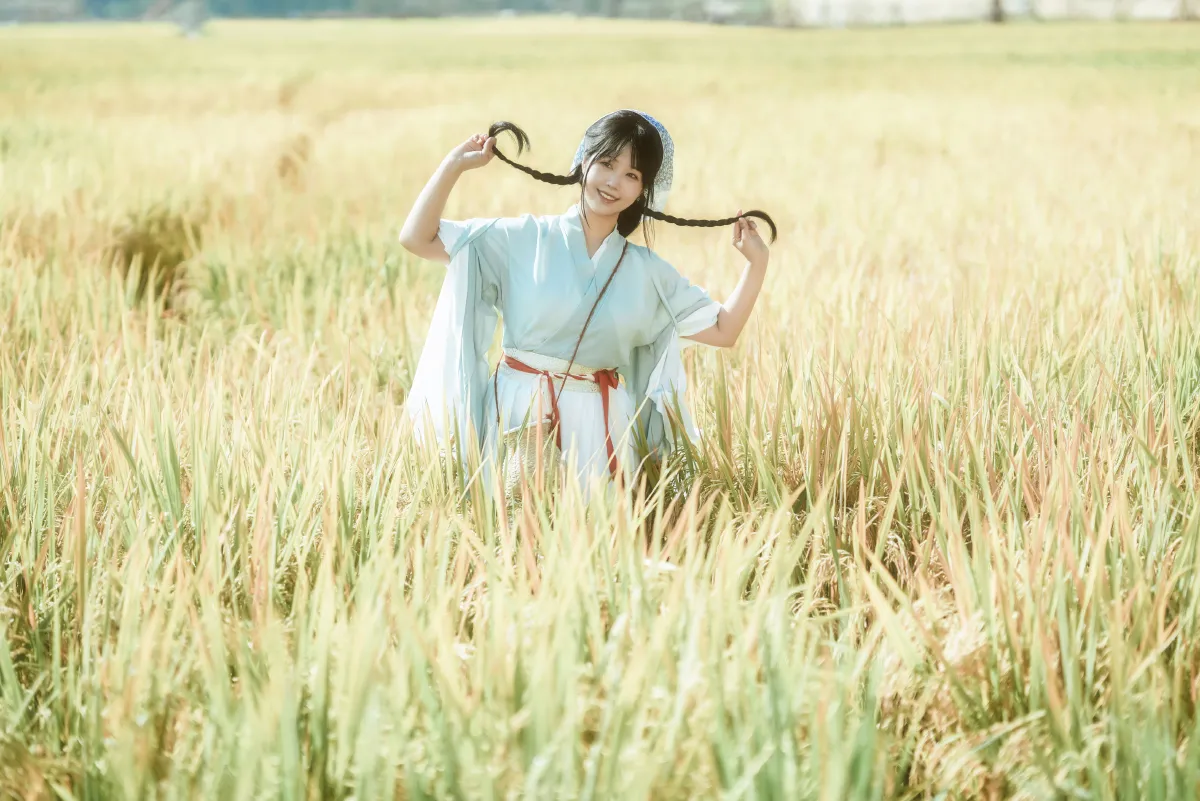 田间女孩