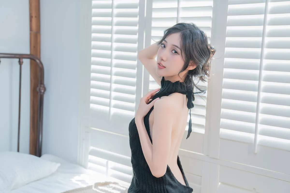 黑色毛衣