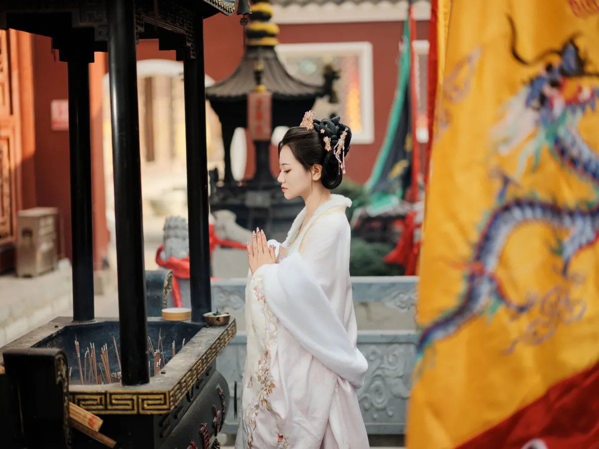 焚香祈愿