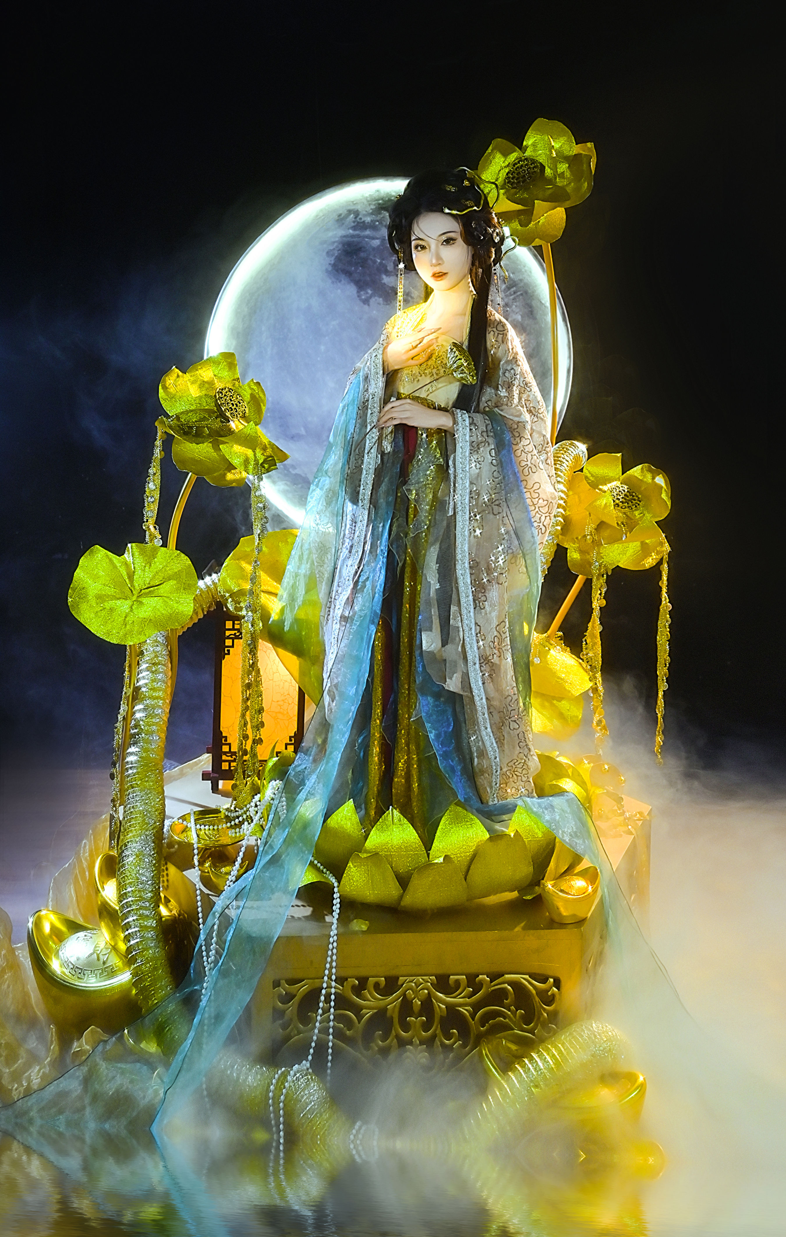 蛇缠金莲