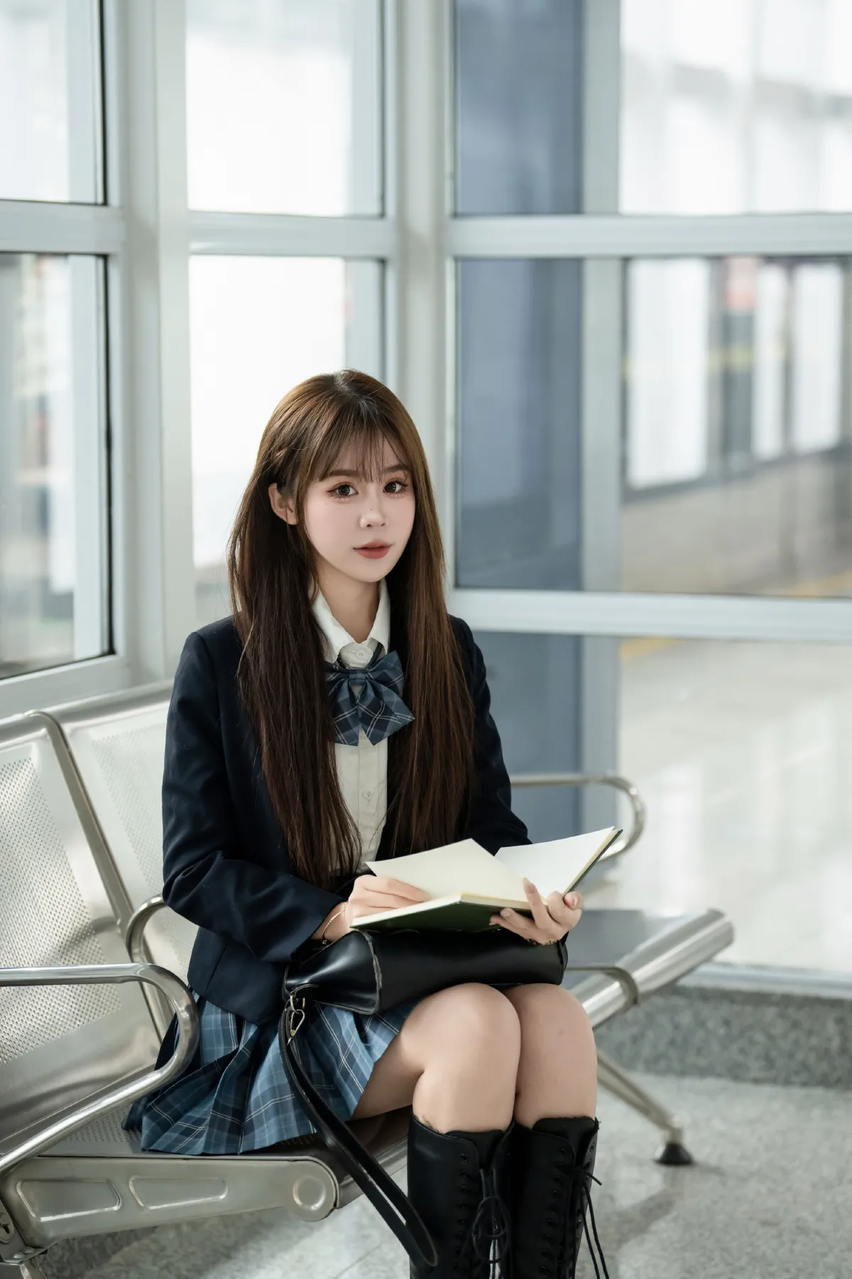 西夏_泡芙小方《等车也等你》美图作品图片3