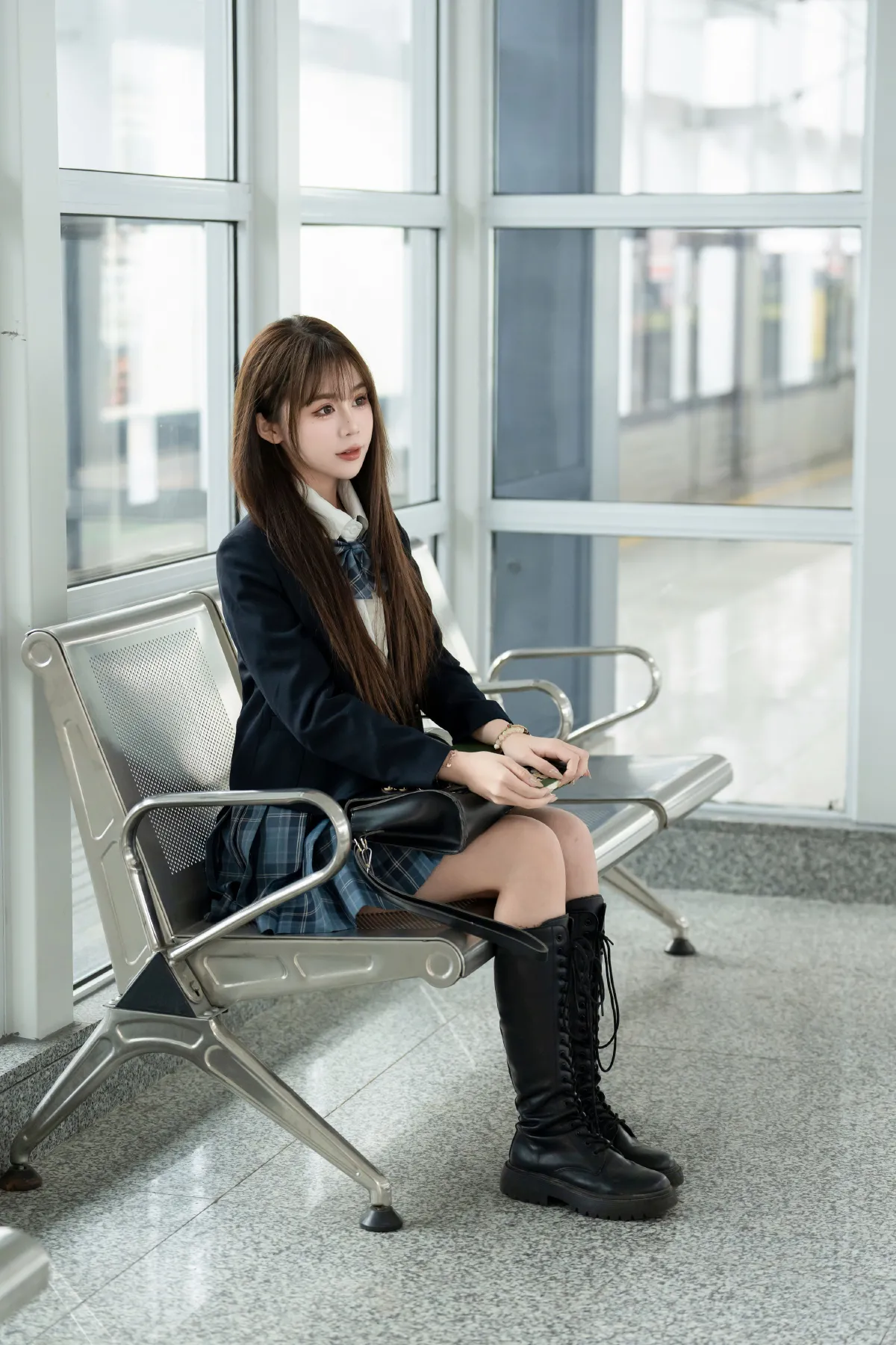 西夏_泡芙小方《等车也等你》美图作品图片4