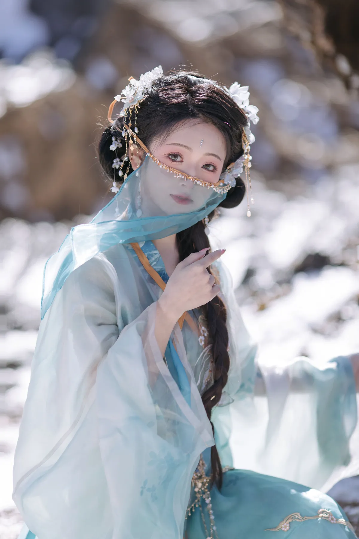 她从天山来