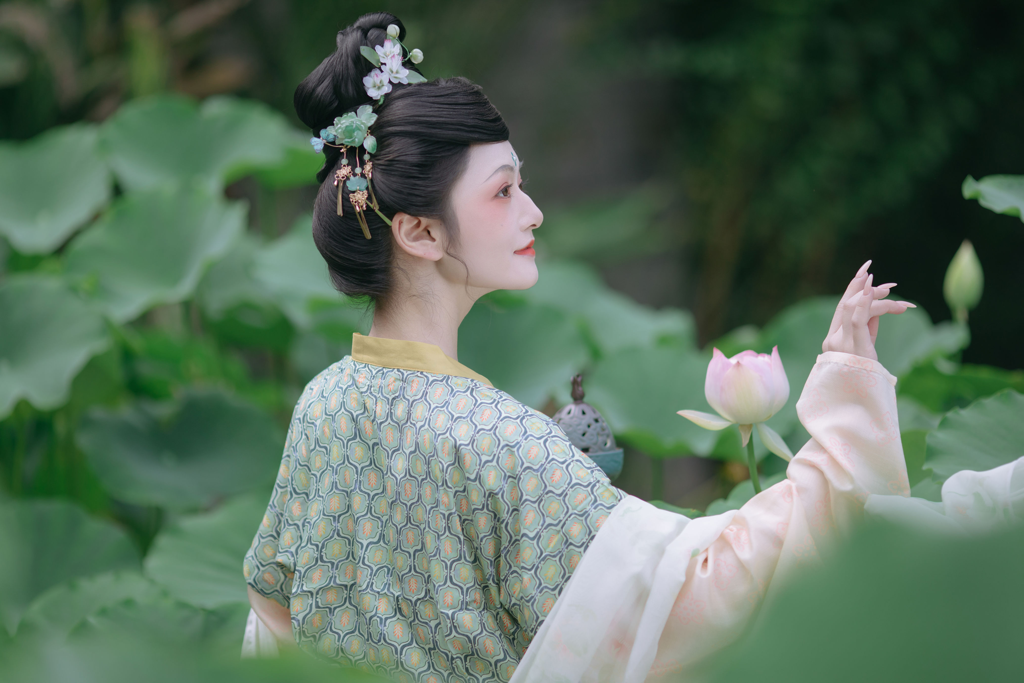 晓山青_赤嫣在这里《唐朝的一个午后》美图作品图片1