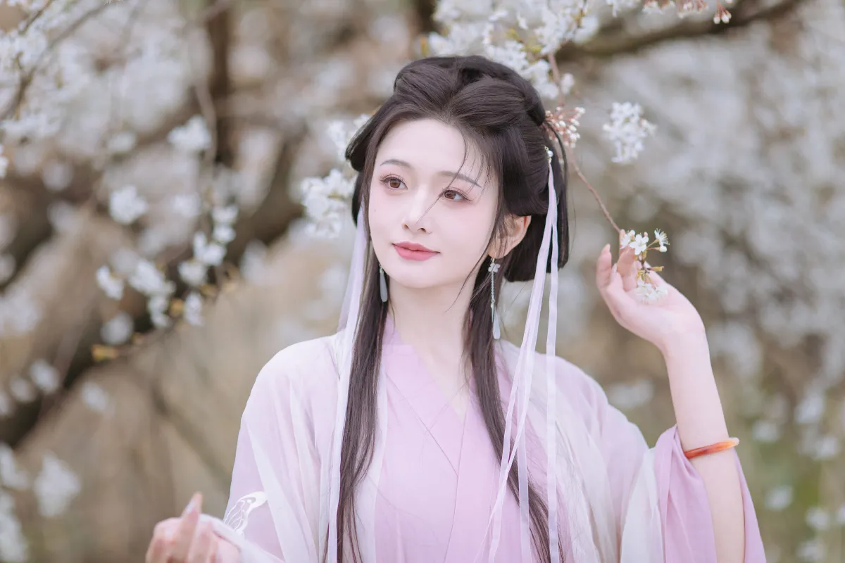 晓山青_赤嫣在这里～《花不误》美图作品图片1