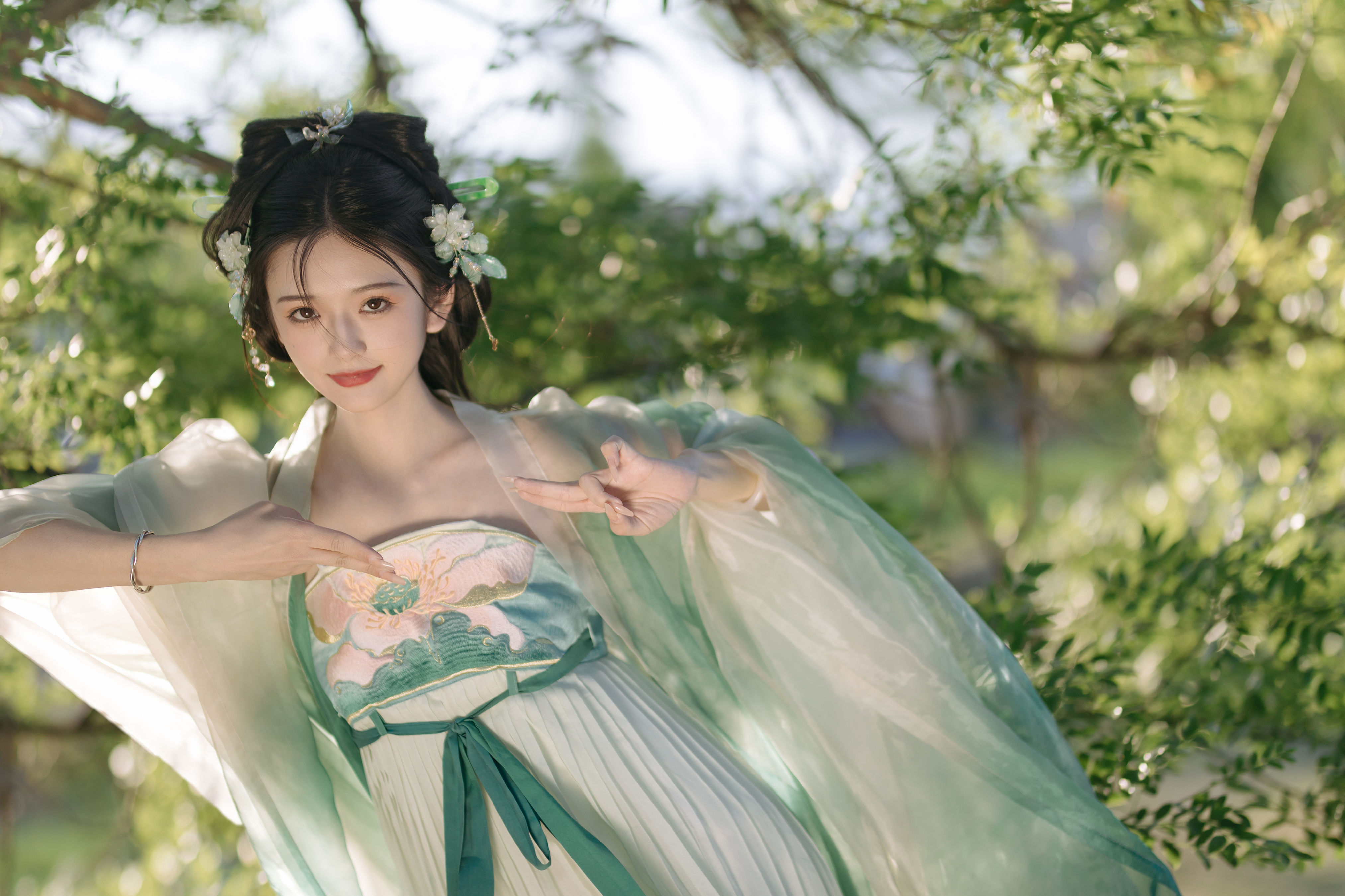 晓山青_赤嫣在这里～《小青鸟》美图作品图片1