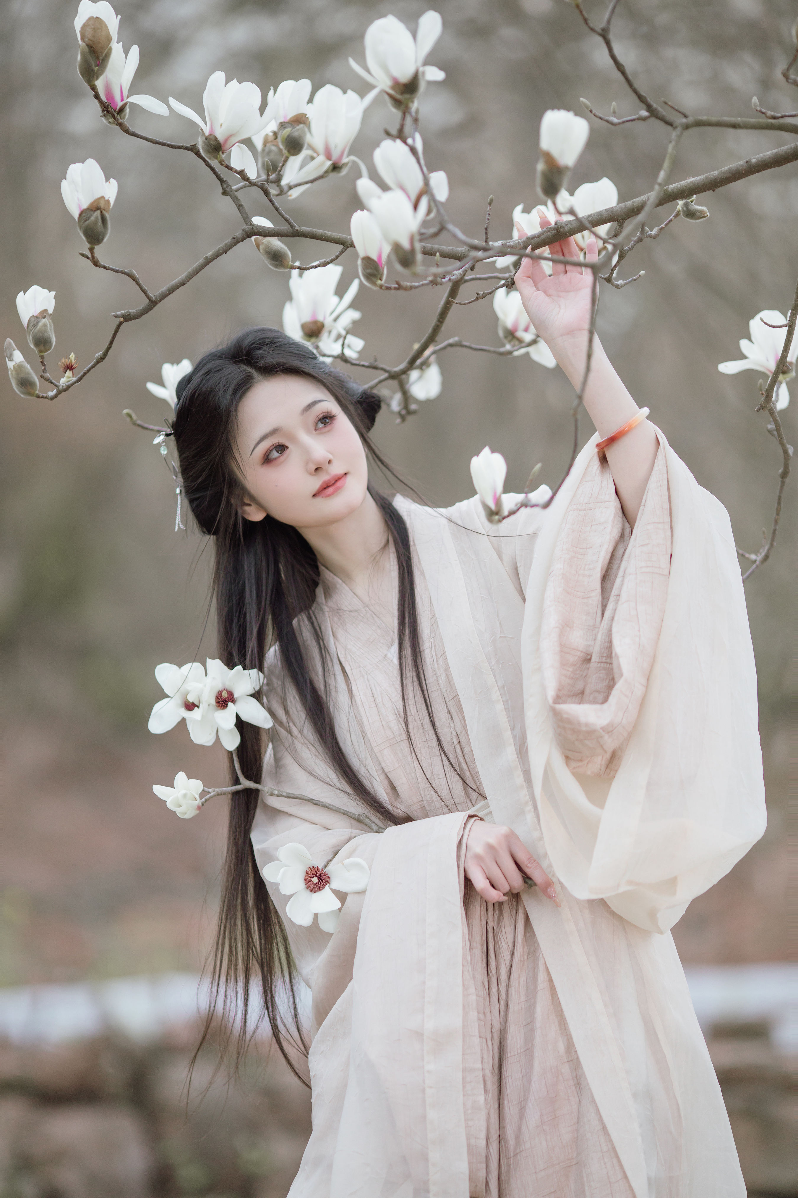 晓山青_赤嫣在这里《风动暗香浓》美图作品图片1