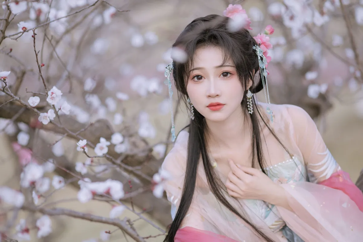 晓山青_绮罗生的小苏苏《杏花小仙子》美图作品图片2
