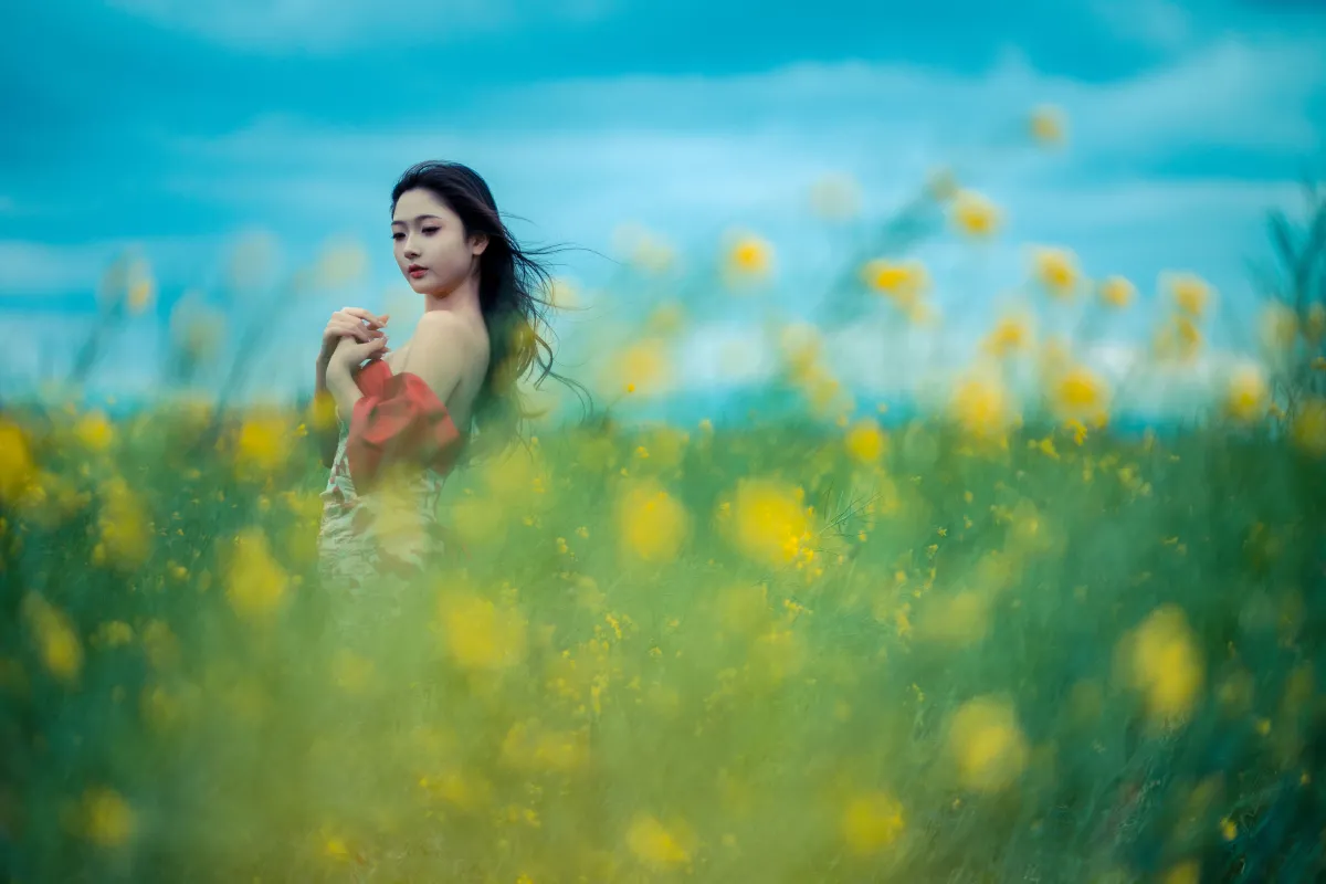 菠萝_漩涡鸣子《冷风吹》美图作品图片1