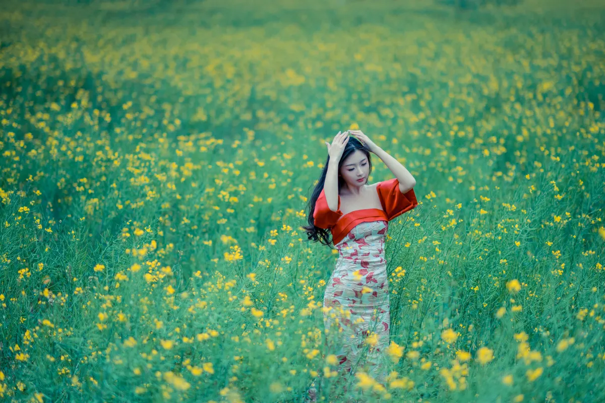 菠萝_漩涡鸣子《冷风吹》美图作品图片3
