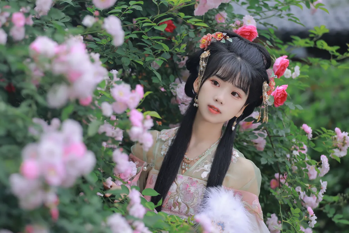 花丛少女