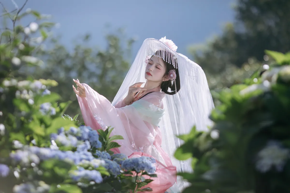晓山青_赤嫣在这里～《花想容》美图作品图片3