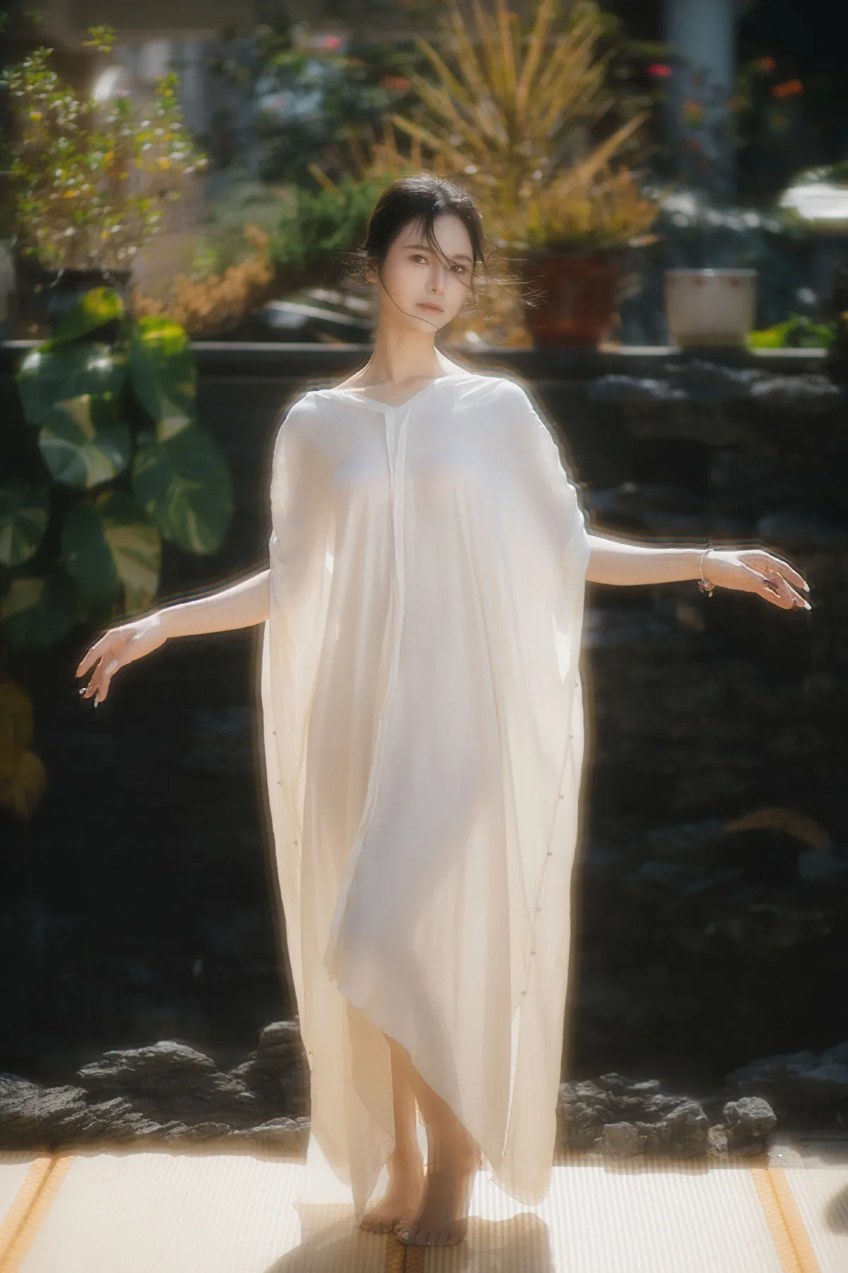 池塘边兮兮的少女3
