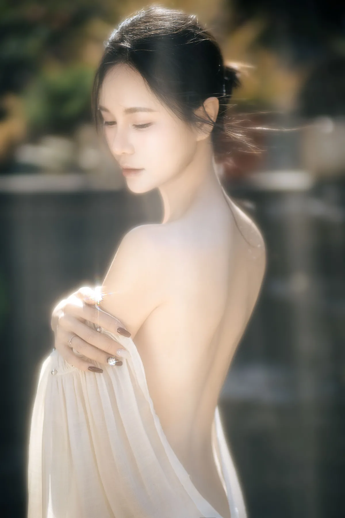 池塘边兮兮的少女5