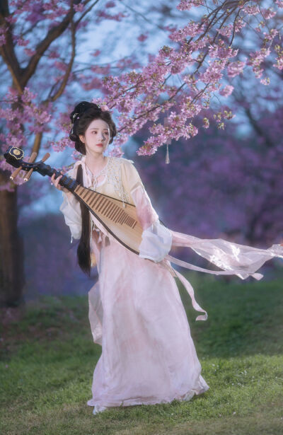 春色如许