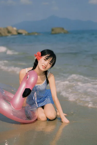 一起去海边游泳吧