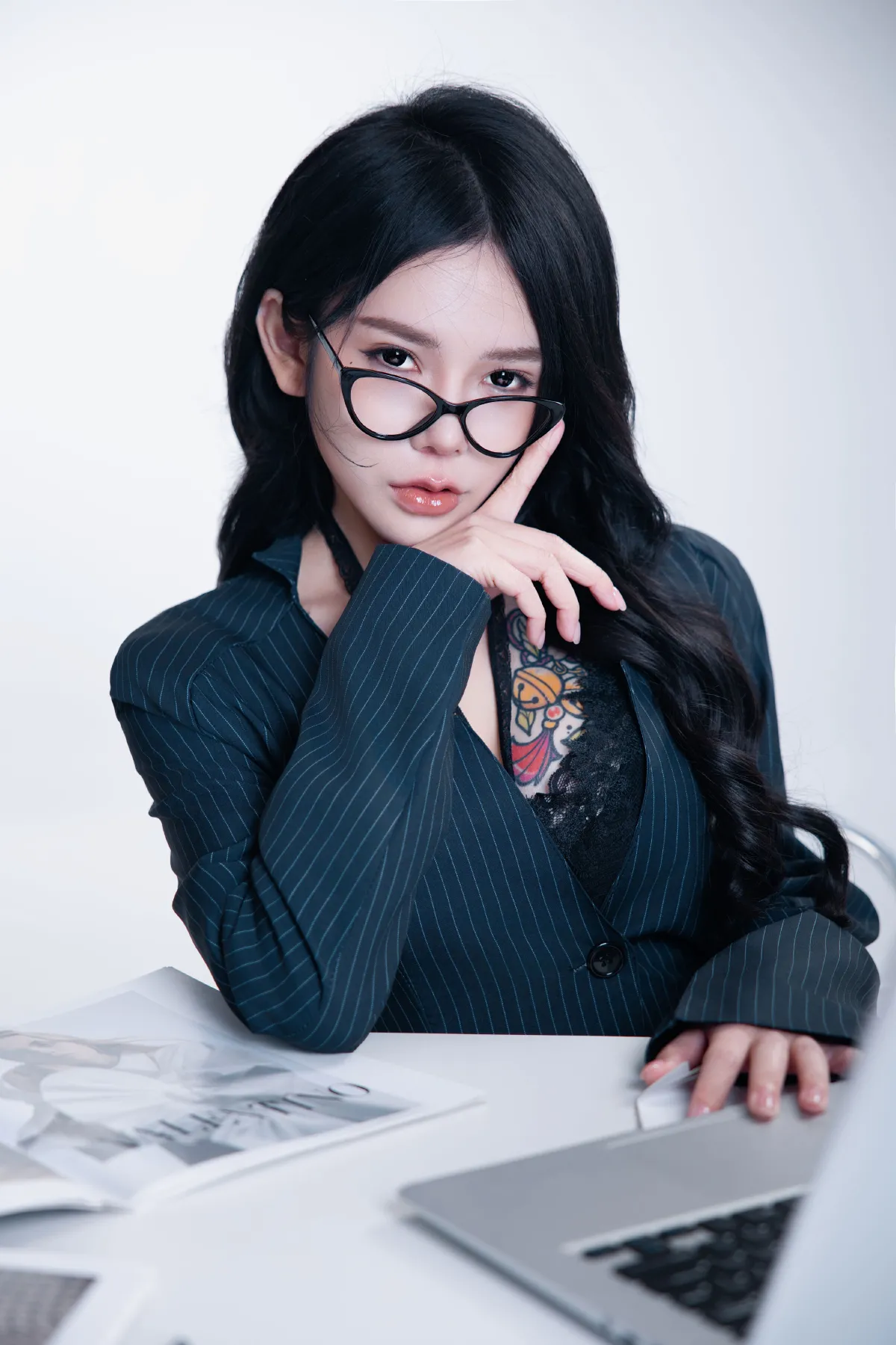 哈罗摄恐_AMY《办公室海妖女郎》美图作品图片1