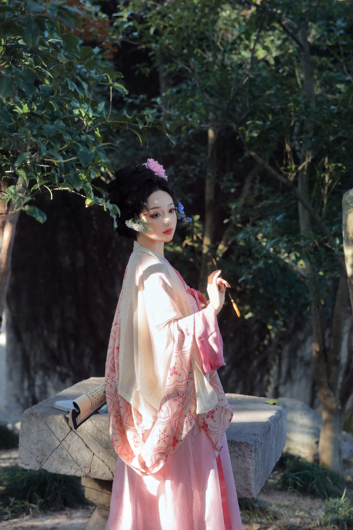 春去秋来只盼闯入你的眼眸