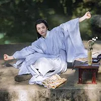 楼下后勤的断腿音