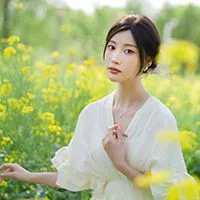 栀栀雯