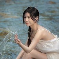 由美