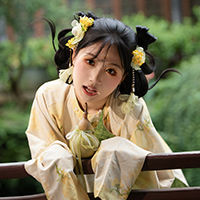 玉彤